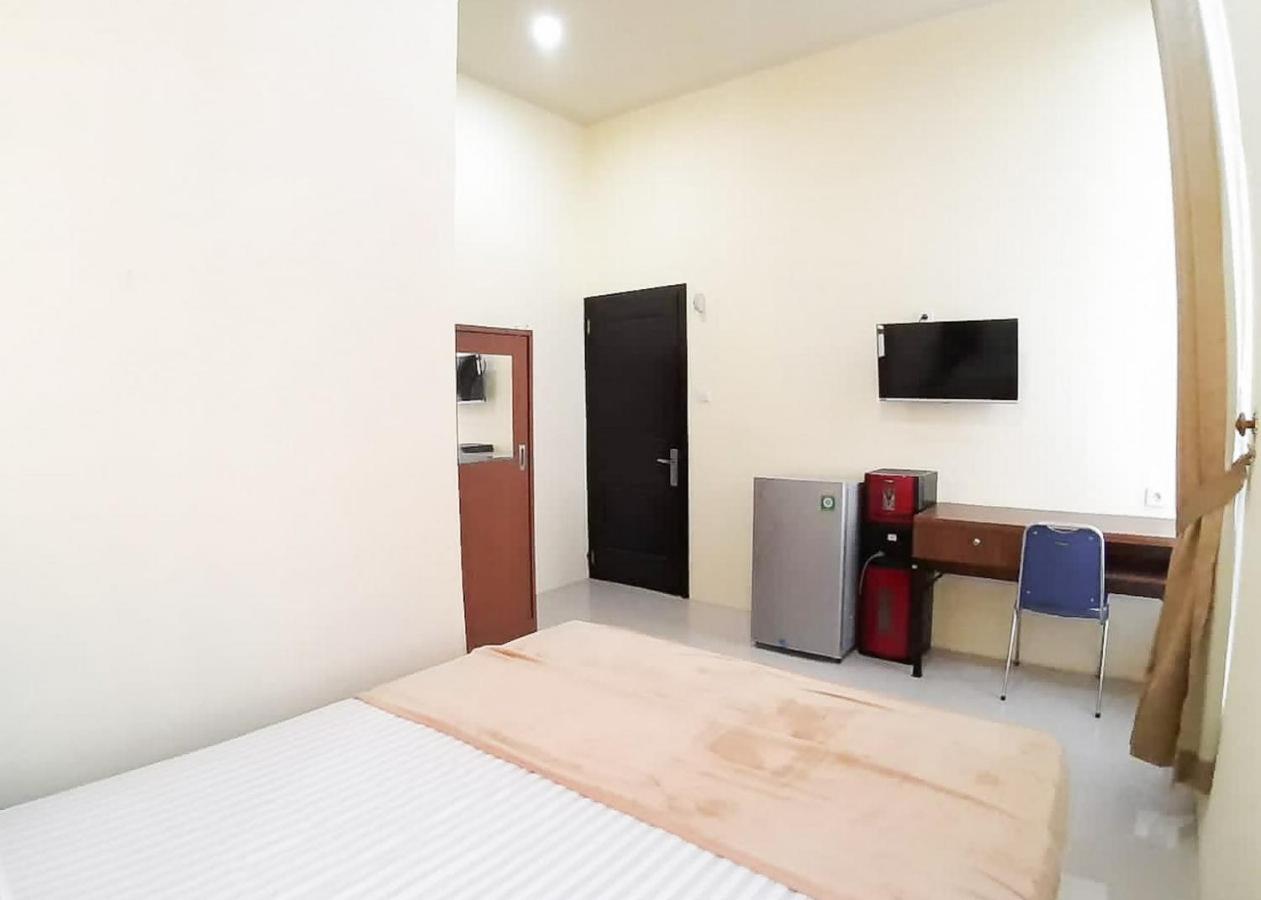 Reddoorz Syariah Near Transmart Jambi 2 Otel Palmerah Dış mekan fotoğraf